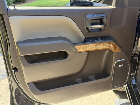Used 2017 GMC Sierra 1500 SLT w/ SLT Premium Package RWD image 4
