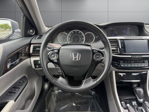 Used 2017 Honda Accord EX-L image 5