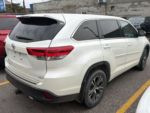 Used 2018 Toyota Highlander LE w/ Protection Package #3 image 4