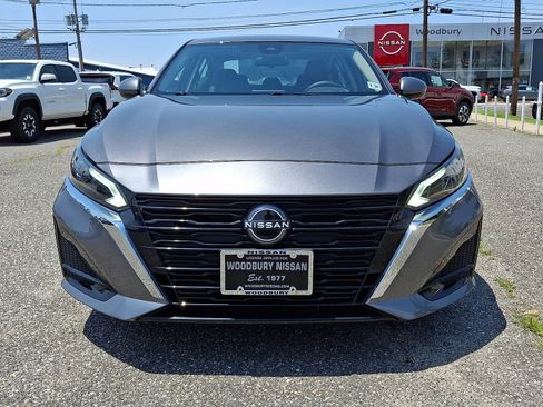 Certified 2023 Nissan Altima 2.5 SV FWD image 2