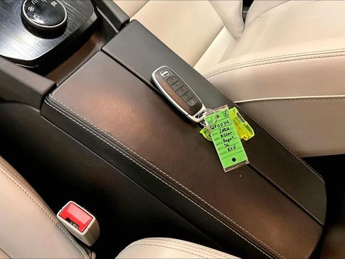 Used 2024 Nissan Rogue SL image 33