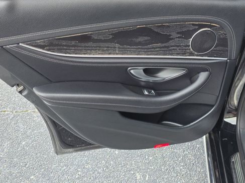 Used 2017 Mercedes-Benz E 300 image 31