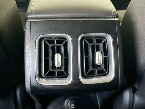 Certified 2024 Kia Sorento LX image 24