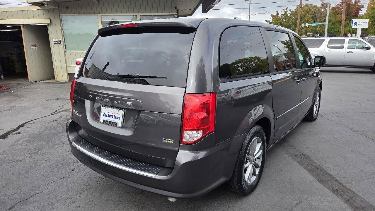 Used 2016 Dodge Grand Caravan SE FWD image 8
