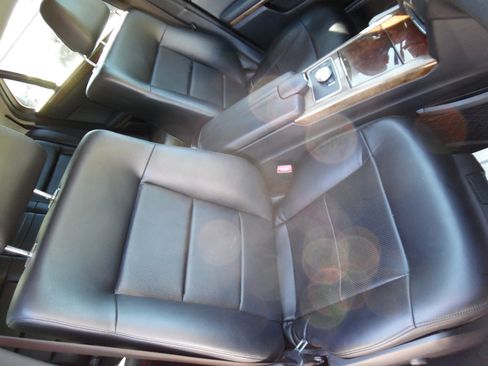 Used 2011 Mercedes-Benz E 350 4MATIC Sedan image 21