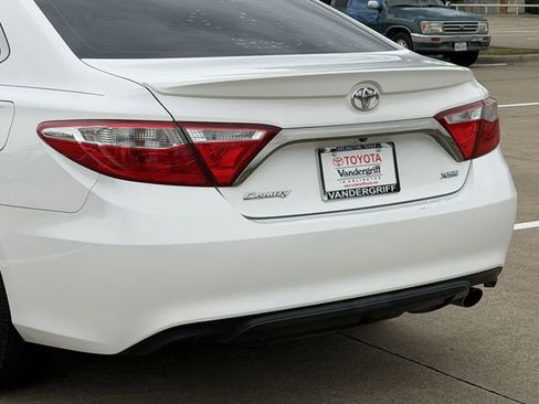Used 2016 Toyota Camry XSE image 6