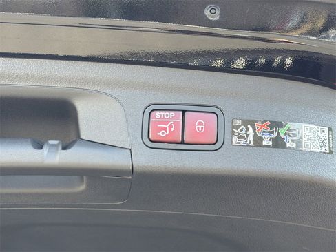 Certified 2025 Mercedes-Benz GLE 350 4MATIC image 16