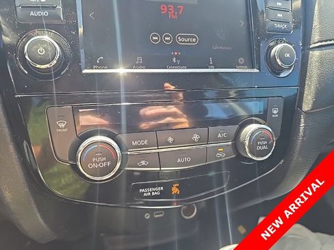 Used 2020 Nissan Rogue S AWD/4WD image 10