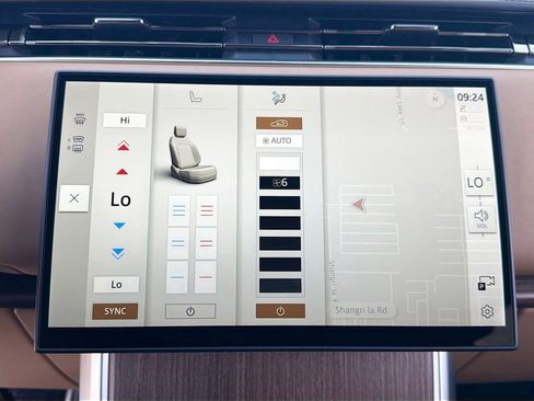 New 2026 Land Rover Range Rover SE image 36