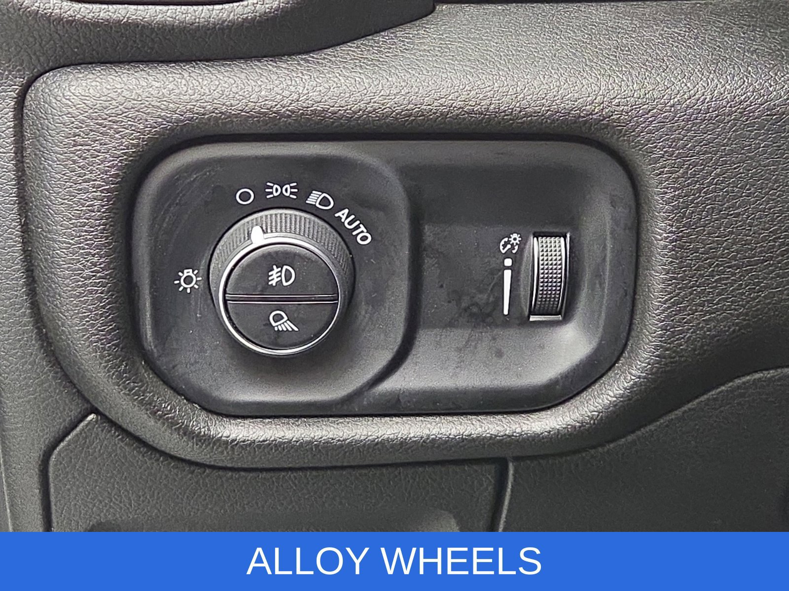 Used 2026 RAM 1500 Warlock AWD/4WD image 16