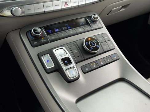 Used 2022 Hyundai Palisade Calligraphy image 38