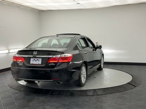 Used 2013 Honda Accord Touring image 11