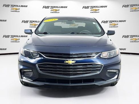 Used 2018 Chevrolet Malibu LT image 2