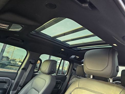 Used 2024 Land Rover Defender 110 X image 21