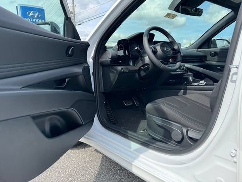 Certified 2025 Hyundai Elantra SEL FWD image 14