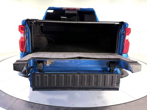 Used 2022 Chevrolet Silverado 1500 ZR2 w/ Technology Package image 6