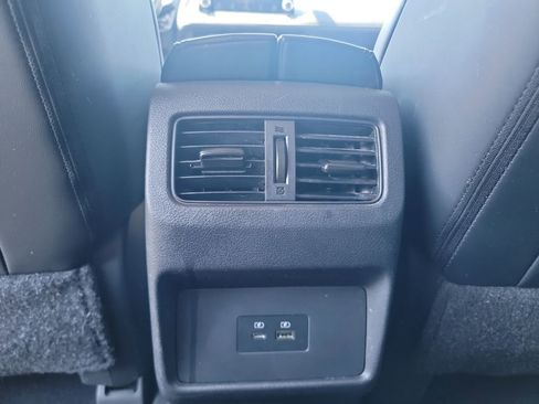 Used 2023 Nissan Rogue SV w/ SV Premium B Package AWD/4WD image 17
