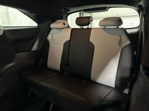 Used 2025 Toyota Sienna XSE image 51