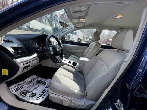 Used 2011 Subaru Outback 2.5i image 9