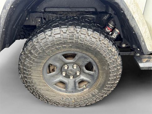 Certified 2022 Jeep Gladiator Mojave w/ LED Lighting Group image 8