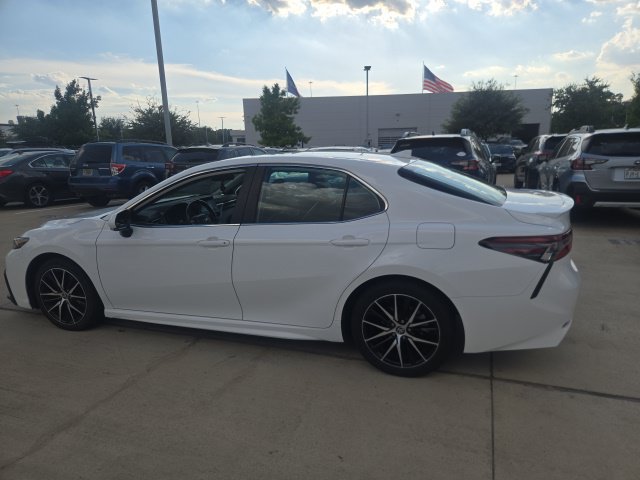 Used 2023 Toyota Camry SE FWD image 5
