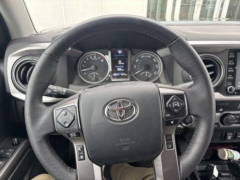 Used 2023 Toyota Tacoma SR5 AWD/4WD image 8
