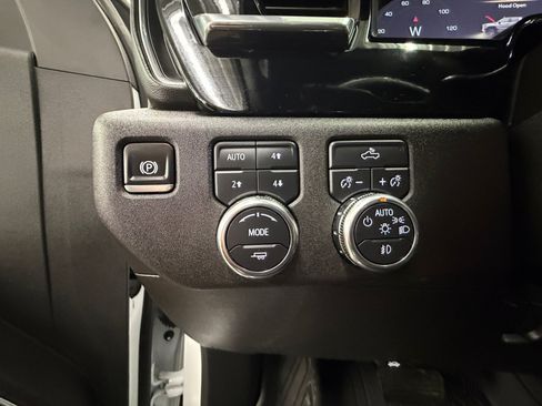 Used 2024 GMC Sierra 1500 Elevation w/ X31 Off-Road Package AWD/4WD image 20