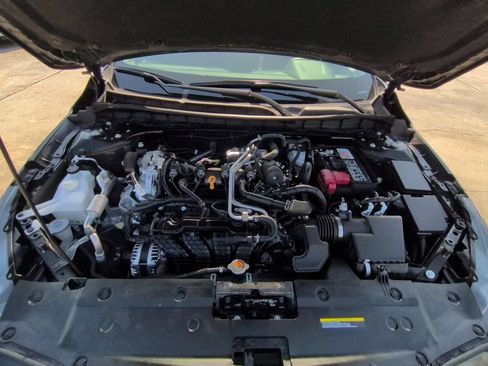 Used 2025 Nissan Altima 2.5 SV FWD image 33