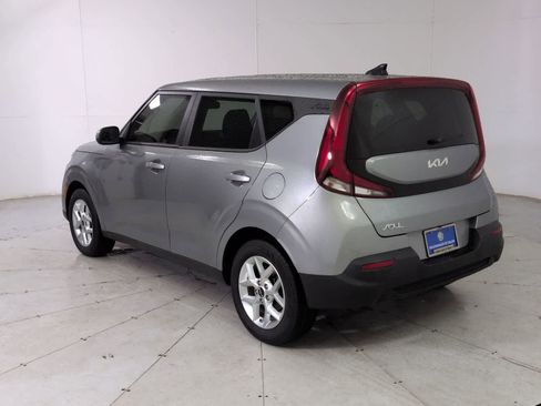 Used 2022 Kia Soul LX w/ Technology Package image 4