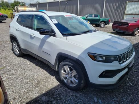 Used 2022 Jeep Compass Latitude w/ Convenience Group FWD image 1