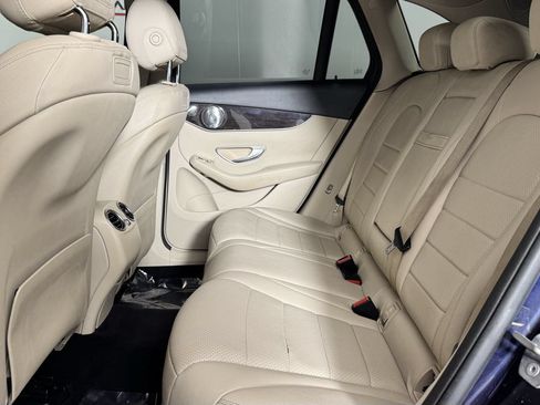 Used 2018 Mercedes-Benz GLC 300 4MATIC image 25