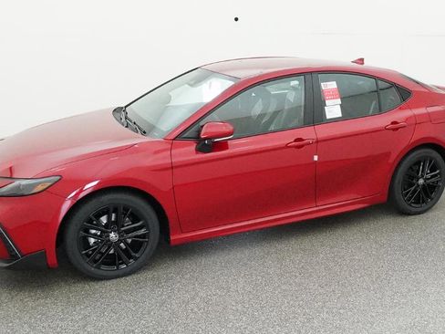 New 2026 Toyota Camry SE FWD image 5