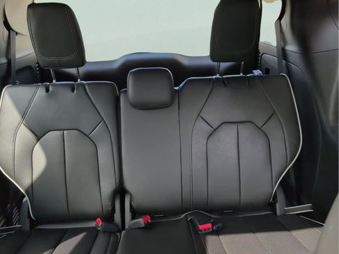 New 2026 Chrysler Pacifica Limited w/ S Appearance Package image 39