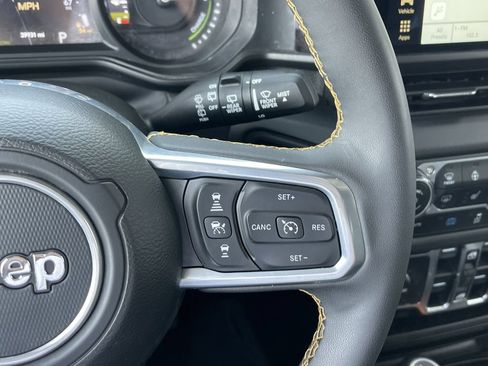 Used 2024 Jeep Wrangler Unlimited Sahara AWD/4WD image 34