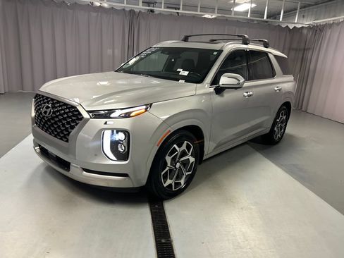 Used 2022 Hyundai Palisade Calligraphy w/ Cargo Package AWD/4WD image 3