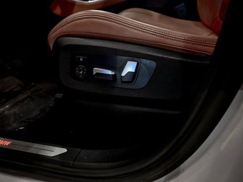 Used 2022 BMW X5 xDrive40i w/ Premium Package image 48