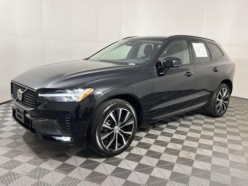 Certified 2025 Volvo XC60 B5 Plus image 6