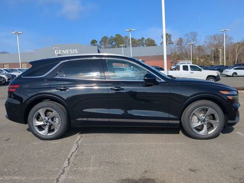 New 2026 Genesis GV70 2.5T Advanced image 3