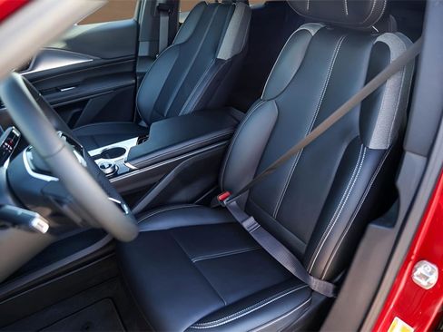 Certified 2024 Cadillac Lyriq Tech w/ Driver Assist Package image 7