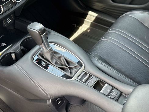 Certified 2024 Honda HR-V EX-L image 25