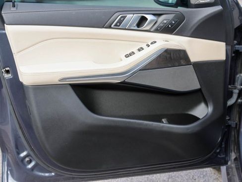 Used 2021 BMW X5 M50i w/ Executive Package image 12