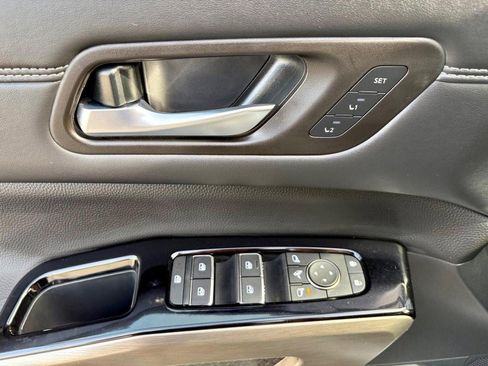 Used 2025 Nissan Pathfinder Platinum w/ Cargo Package FWD image 19