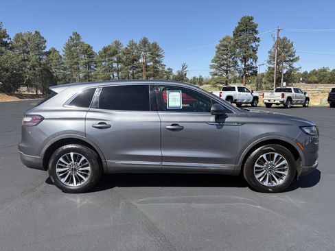 Used 2022 Lincoln Nautilus Reserve FWD image 8