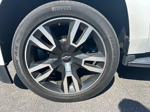 Used 2019 Chevrolet Tahoe Premier AWD/4WD image 31