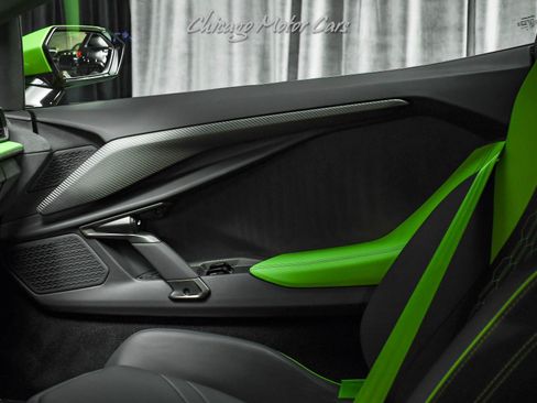 Used 2025 Lamborghini Revuelto AWD/4WD image 23