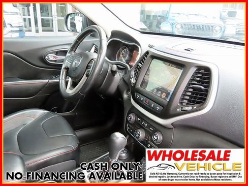 Used 2015 Jeep Cherokee Trailhawk w/ Comfort/Convenience Group image 8