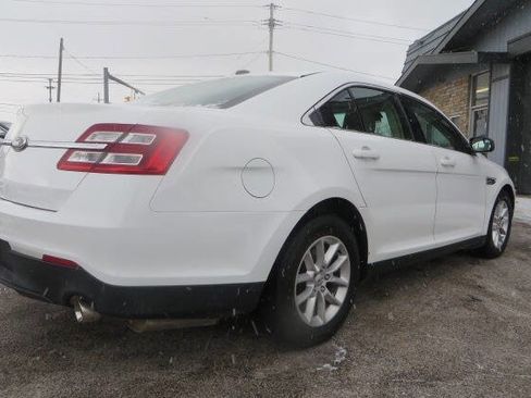 Used 2013 Ford Taurus SE image 24