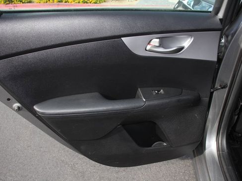 Used 2022 Kia Forte LXS FWD image 21
