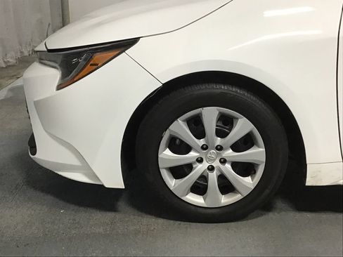Used 2024 Toyota Corolla LE FWD image 5
