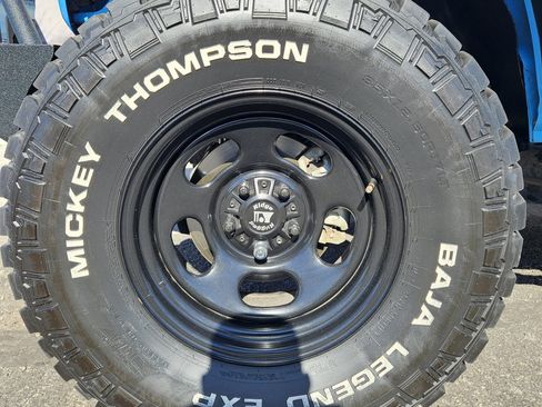 Used 2018 Jeep Wrangler Sport AWD/4WD image 15